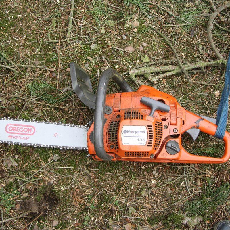 Husqvarna 120i Cordless Chainsaw 14" (Rental)